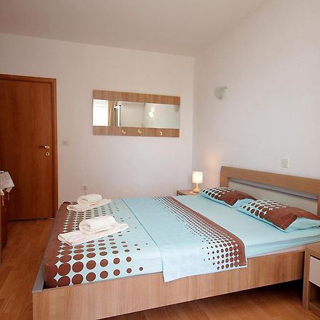 Apartments Aleksandar Sveti Stefan Oda fotoğraf
