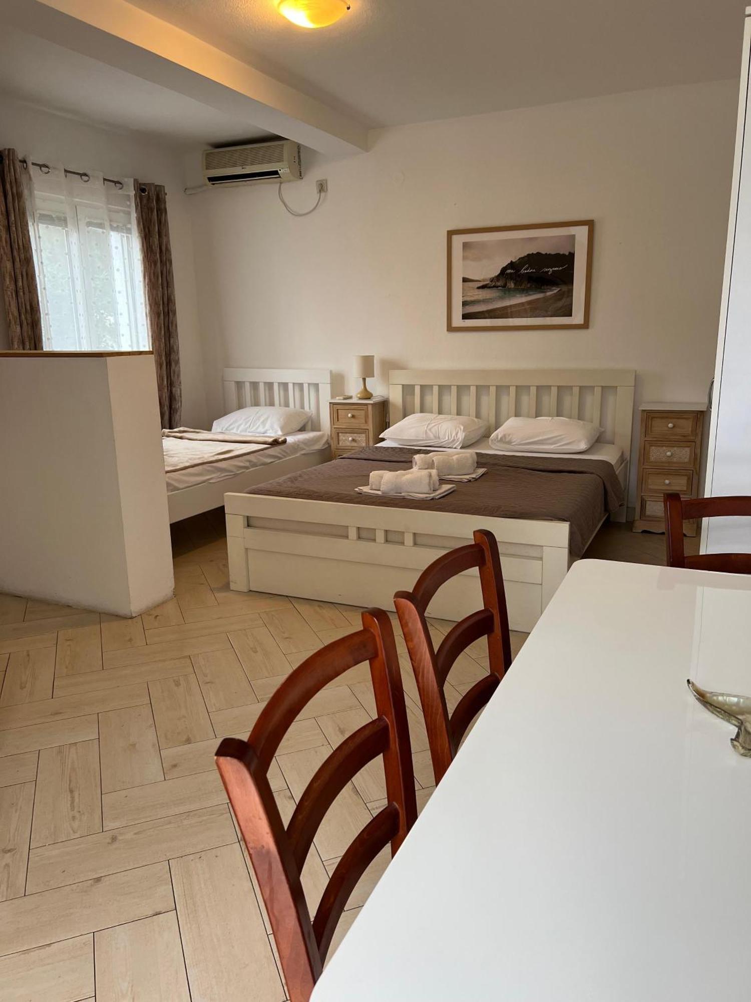 Apartments Aleksandar Sveti Stefan Dış mekan fotoğraf